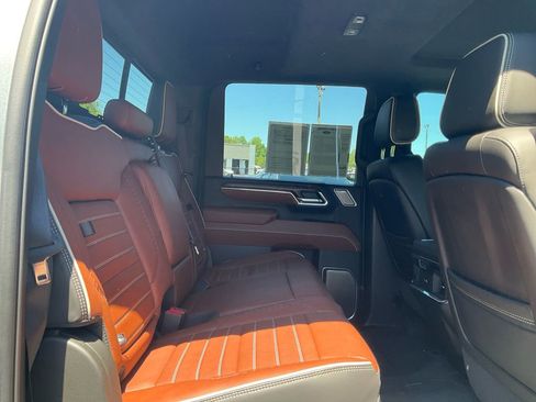 Used 2024 GMC Sierra 2500 Denali Ultimate AWD/4WD image 13