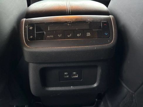 Used 2023 Nissan Pathfinder SV FWD image 6