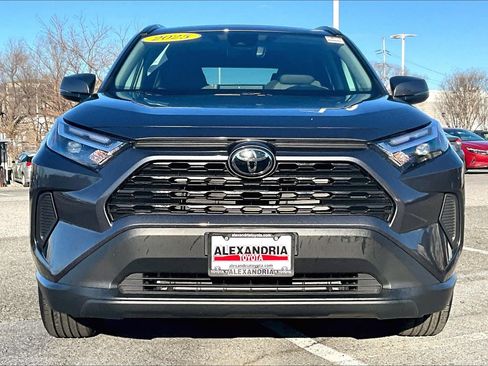 Used 2025 Toyota RAV4 XLE image 3