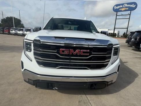 Used 2025 GMC Sierra 1500 SLT AWD/4WD image 3