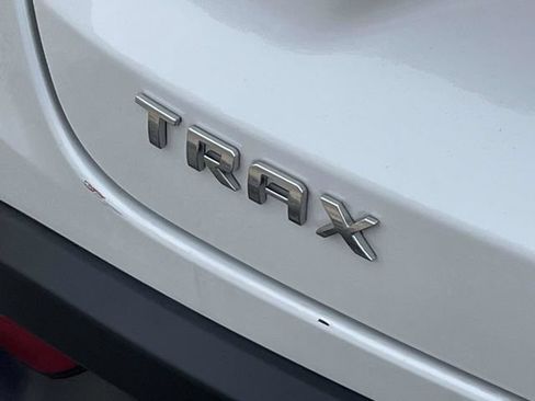 Certified 2024 Chevrolet Trax LS w/ LS Convenience Package FWD image 11