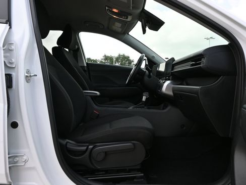 Used 2025 Hyundai Kona SEL AWD/4WD image 24