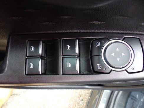 Used 2020 Ford Escape SE image 21