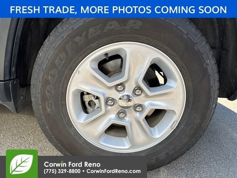 Used 2016 Jeep Grand Cherokee Laredo w/ Quick Order Package 23E AWD/4WD image 18