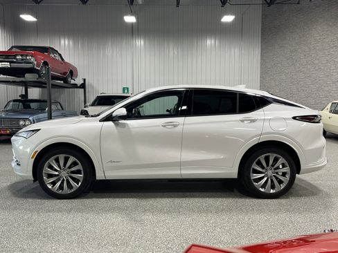 Used 2025 Buick Envista Avenir image 2