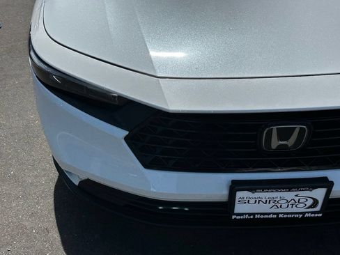 Used 2023 Honda Accord EX image 4