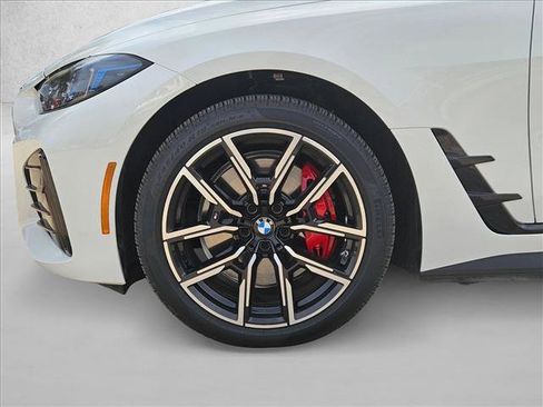 Used 2025 BMW i4 eDrive40 w/ M Sport Package image 9