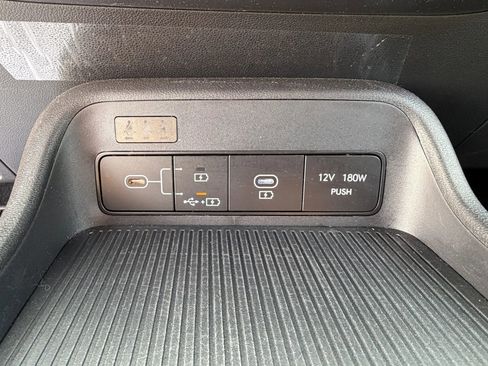 Used 2025 Hyundai Kona SEL AWD/4WD image 10