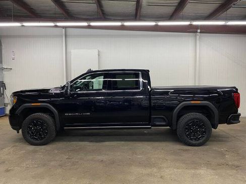 Used 2021 GMC Sierra 3500 Denali w/ Denali Black Diamond Edition image 2