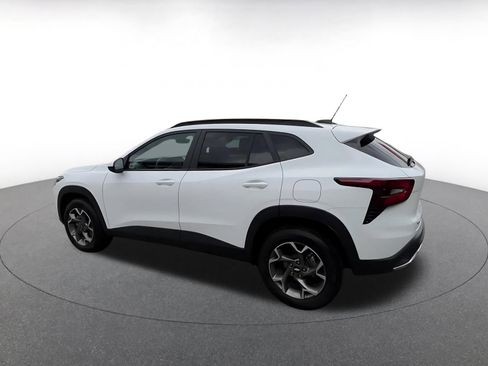 Used 2025 Chevrolet Trax LT image 10