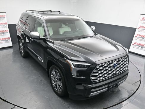 Used 2023 Toyota Sequoia Capstone image 27
