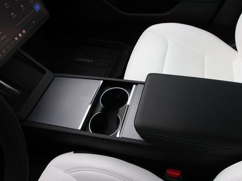 Used 2024 Tesla Model 3 Standard Range image 23