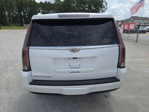 Used 2017 Cadillac Escalade Premium Luxury image 14