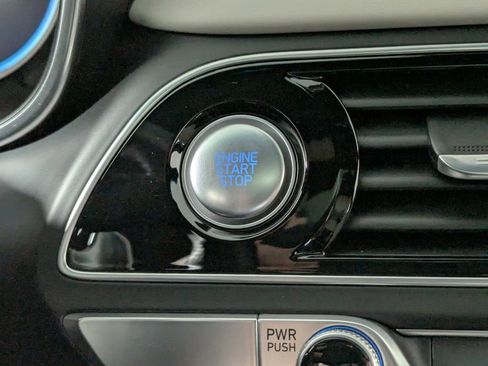 Used 2023 Genesis G70 2.0T w/ Sport Prestige Package image 30