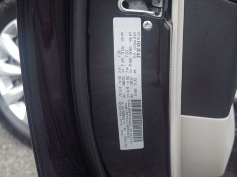 Used 2019 Chrysler Pacifica Touring-L FWD image 35