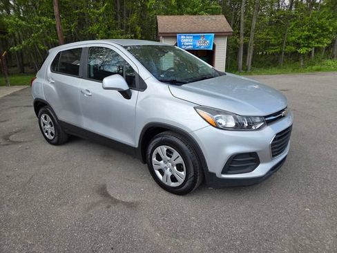 Used 2018 Chevrolet Trax LS FWD image 8