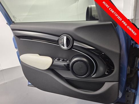 Used 2023 MINI Cooper S w/ Signature Upholstery Package image 31