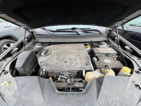 Used 2019 Jeep Cherokee Limited AWD/4WD image 9