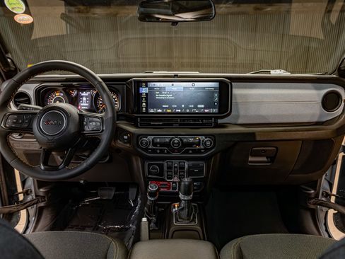 Used 2024 Jeep Wrangler Willys image 15
