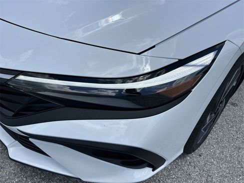 New 2025 Hyundai Elantra SEL image 15