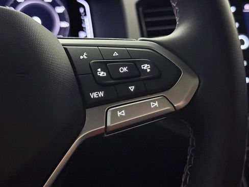 Used 2022 Volkswagen Atlas Cross Sport SE w/ Panoramic Sunroof Package image 39