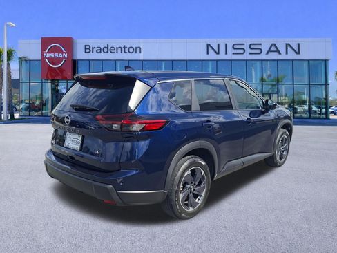 Used 2024 Nissan Rogue SV FWD image 5
