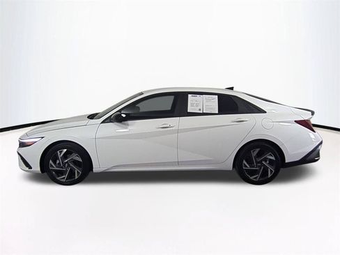 Used 2025 Hyundai Elantra Sport FWD image 8