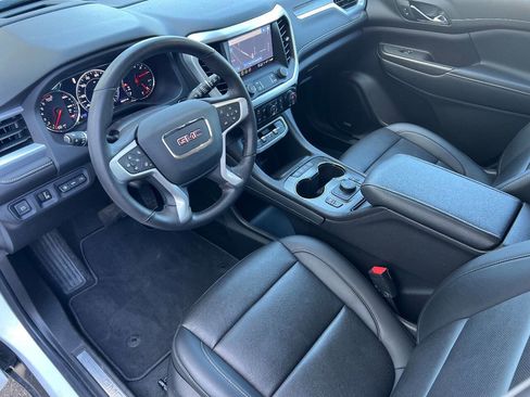Used 2022 GMC Acadia SLT w/ Technology Package AWD/4WD image 15