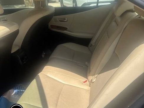 Used 2010 Lexus HS 250h Premium w/ Preferred Accessory Package FWD image 7