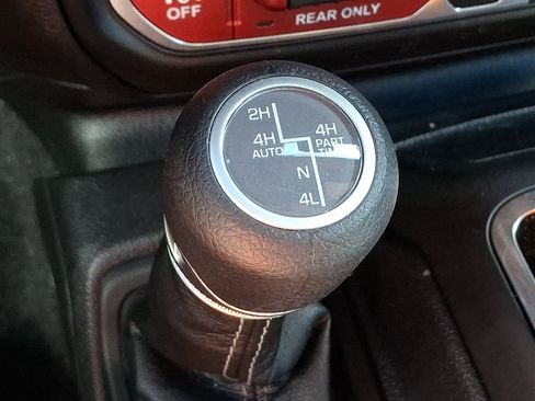 Certified 2025 Jeep Wrangler Unlimited Sport S 4xe AWD/4WD image 25