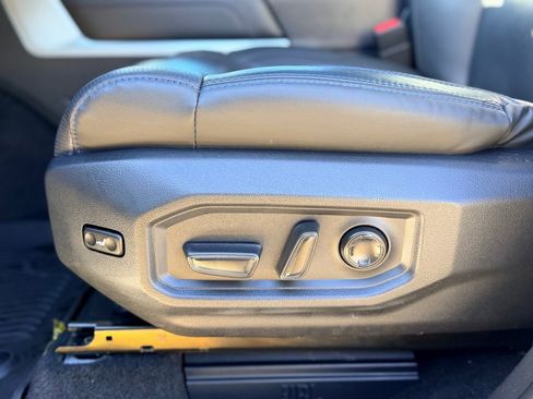 Used 2023 Toyota Sequoia Platinum image 9