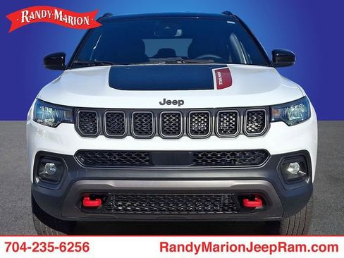 Used 2024 Jeep Compass Trailhawk w/ Trailhawk Convenience Group AWD/4WD image 2