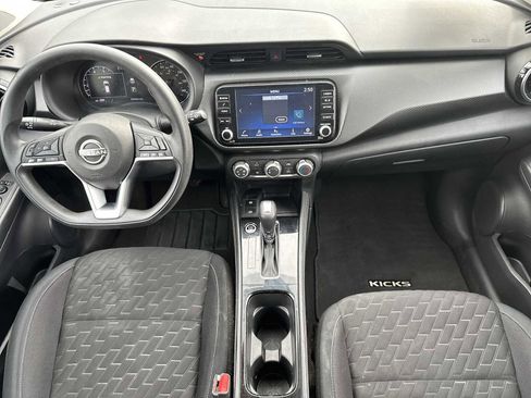 Used 2023 Nissan Kicks SV image 13