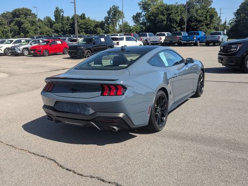 Used 2025 Ford Mustang Premium RWD image 3