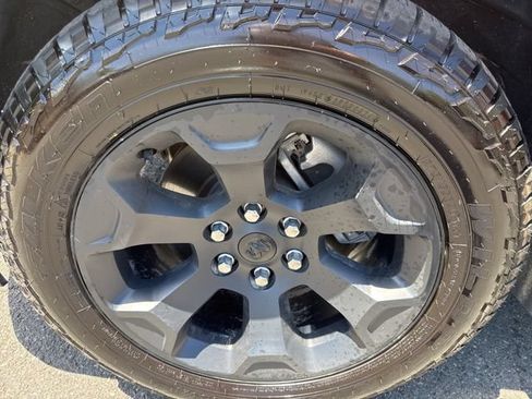 Used 2025 RAM 1500 Big Horn AWD/4WD image 9