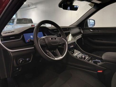 New 2026 Jeep Grand Cherokee Laredo X image 9