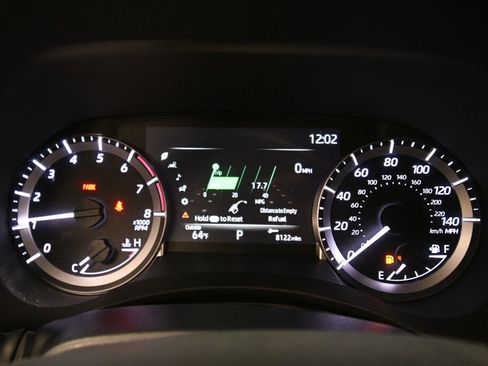 Used 2023 Toyota Highlander L AWD/4WD image 14
