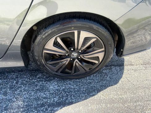 Used 2018 Honda Civic EX-L image 19