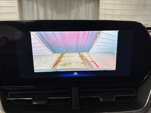 Certified 2024 Chevrolet Trax LT w/ Driver Confidence Package image 12