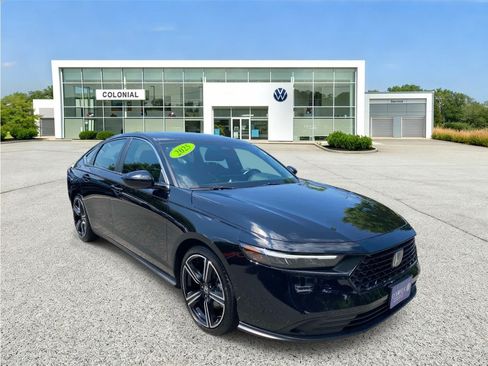Used 2025 Honda Accord Sport image 7