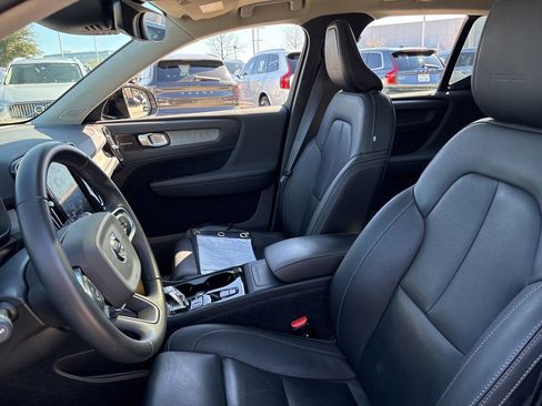 Used 2021 Volvo XC40 T5 Inscription w/ Protection Package Premier image 17