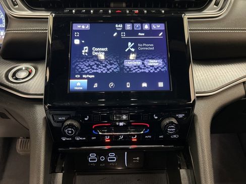 Used 2023 Jeep Grand Cherokee Altitude image 24