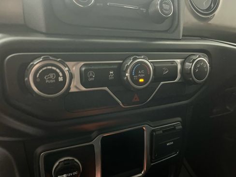 Used 2020 Jeep Wrangler Unlimited Sport AWD/4WD image 22