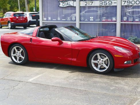 Used 2005 Chevrolet Corvette Coupe w/ Preferred Equipment Group RWD image 14