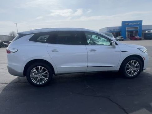 Used 2023 Buick Enclave Essence w/ Experience Buick Package image 9