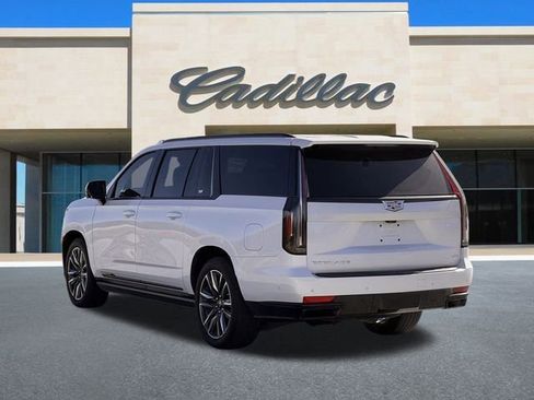 Certified 2024 Cadillac Escalade ESV Sport Platinum w/ Heavy-Duty Trailer Package image 9