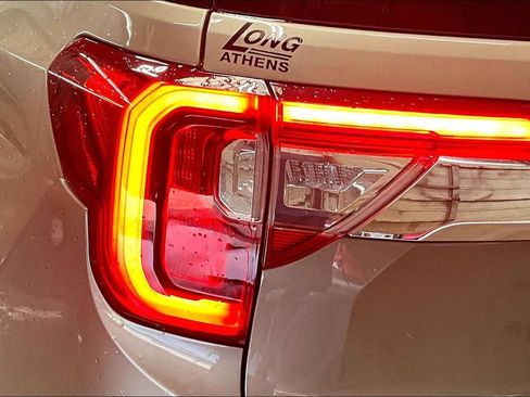 Certified 2023 GMC Acadia SLT AWD/4WD image 24