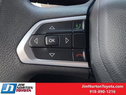 Used 2025 Jeep Compass Sport AWD/4WD image 28