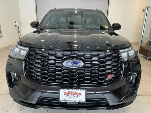 Used 2025 Ford Explorer ST w/ Sun And Sound Package image 2