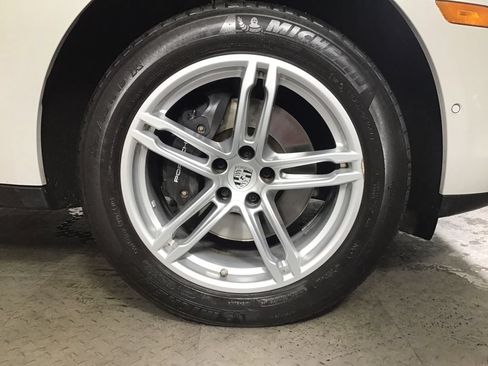 Certified 2023 Porsche Macan Turbo AWD/4WD image 16